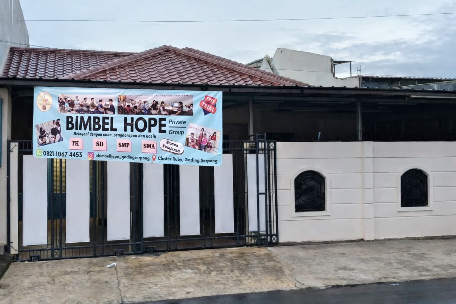 Tampak depan Bimbel Hope di Cluster Ruby, Gading Serpong